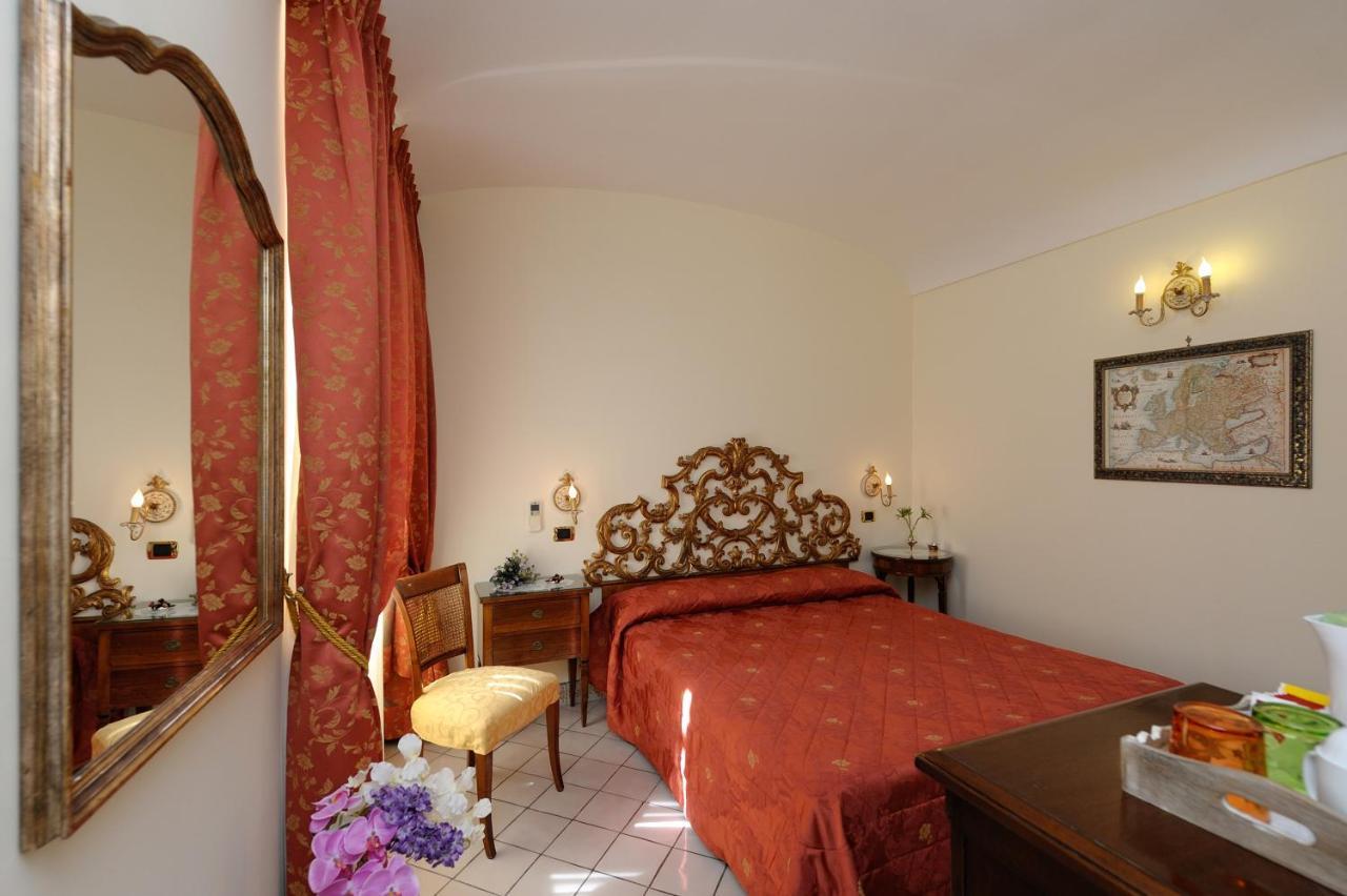 Amalfi Old Square Room & Apartments Экстерьер фото