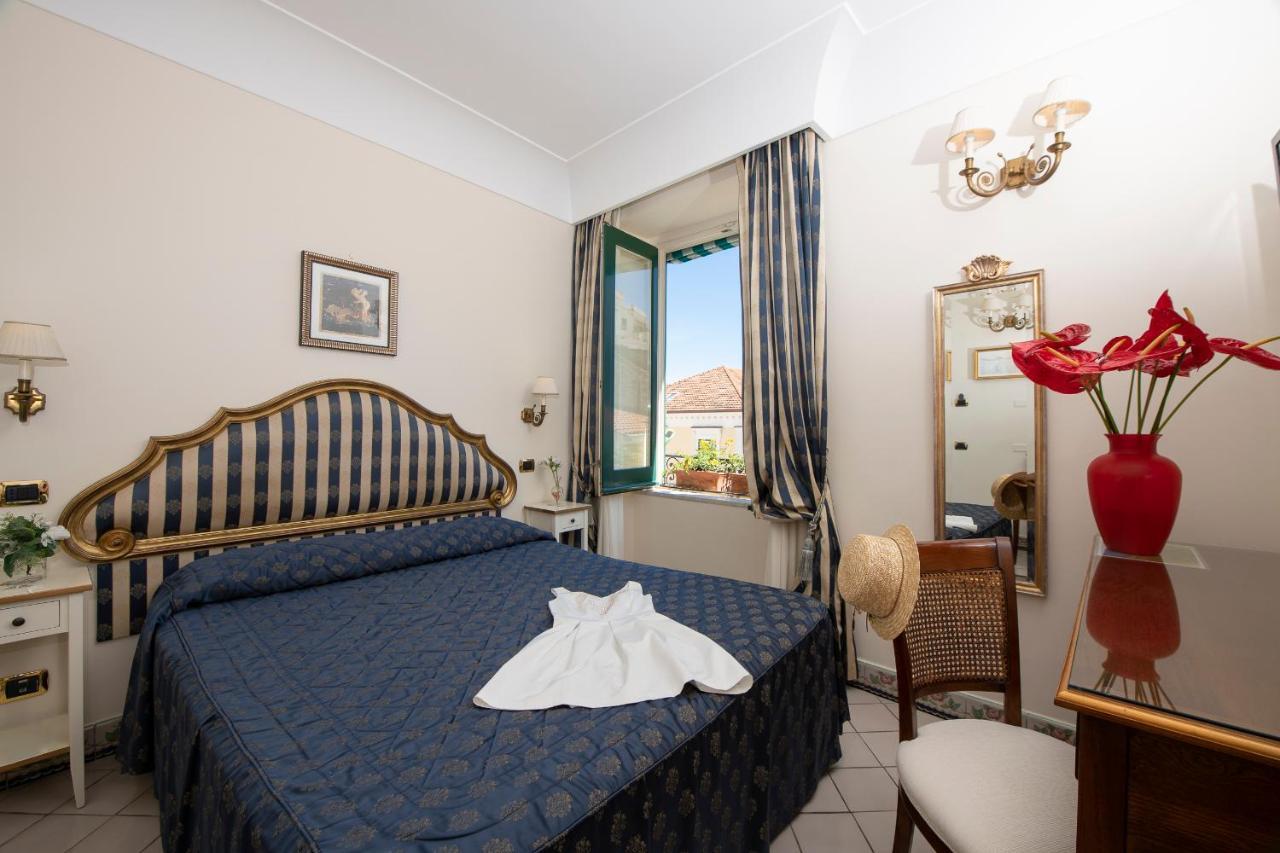 Amalfi Old Square Room & Apartments Экстерьер фото